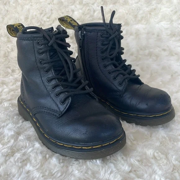 Dr. Martens boots for kids - Picture 2 of 14